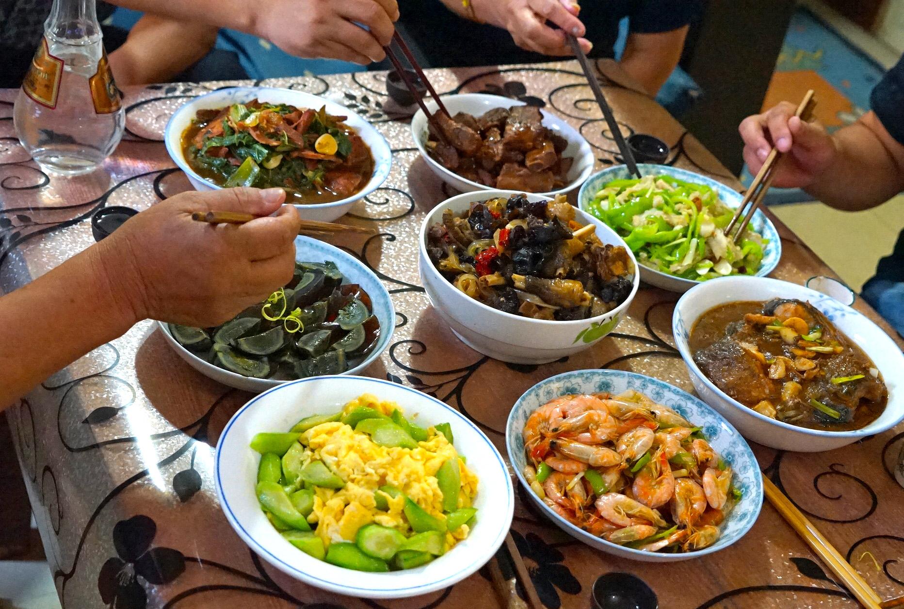 原创 晒一晒我家中秋团圆饭,我和嫂子做了九菜一汤,来