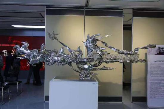 李永康雕塑作品展在新疆艺术学院美术馆开幕