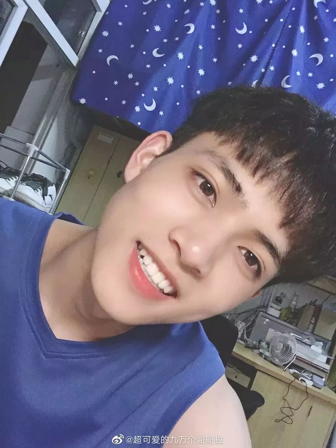 不经意间拍到的素人帅哥,啊啊啊啊啊啊这谁tm顶得住?